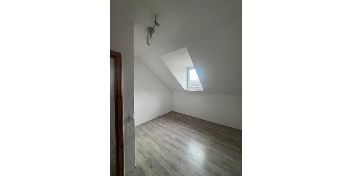 Etagenwohnung Duisburg Hamborn - 1 Zimmer, 75 m&sup2;, 850&euro; | Angebot:25261439