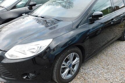 Ford Focus 302.678 km 2.799 &euro; Mülheim 45473