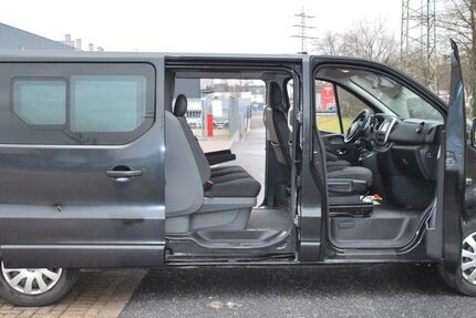 Opel Vivaro 174.456 km 12.000 &euro; Düsseldorf - Bezirk 8 40231