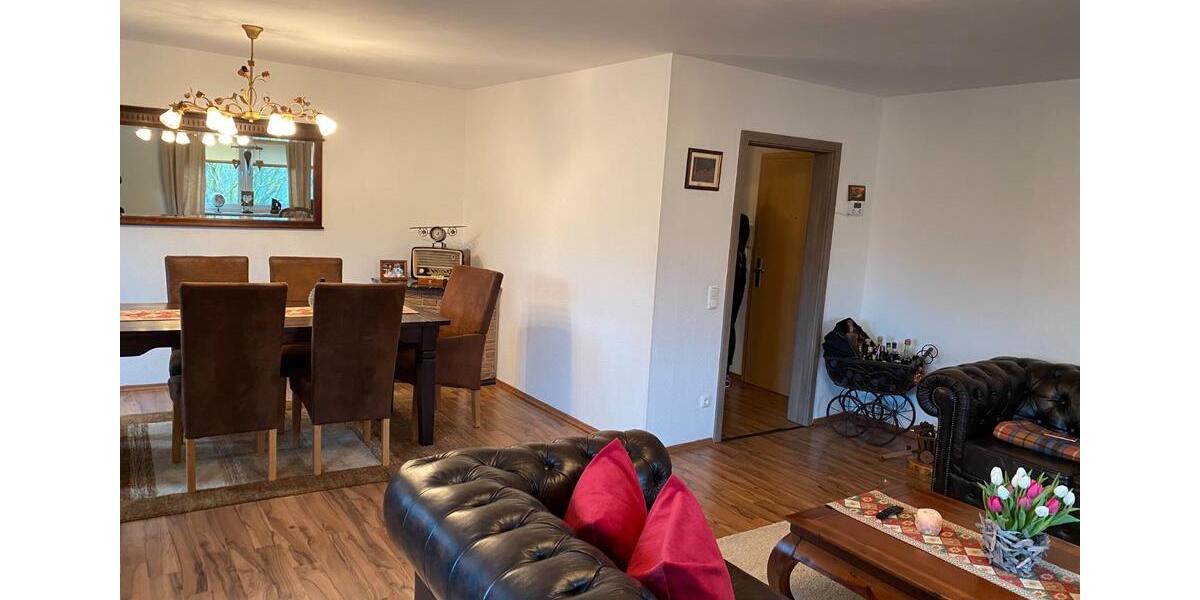 Dachgeschoßwohnung Duisburg Mittelmeiderich - 3 Zimmer, 94 m&sup2;, 650&euro; | Angebot:27581491