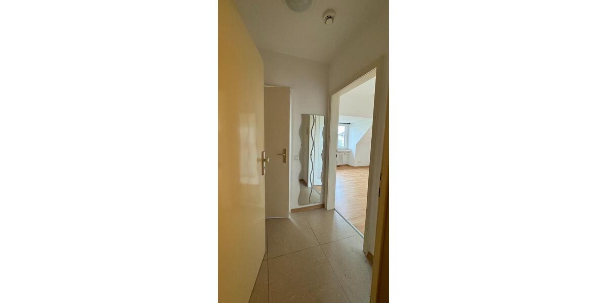 Dachgeschoßwohnung Düsseldorf Düsseltal - 1 Zimmer, 26 m&sup2;, 610&euro; | Angebot:25873064