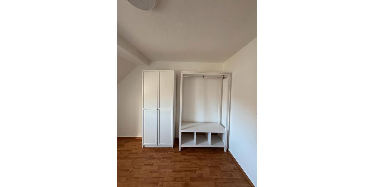 Dachgeschoßwohnung Essen Stadtbezirk III - 3 Zimmer, 60 m&sup2;, 650&euro; | Angebot:27539477