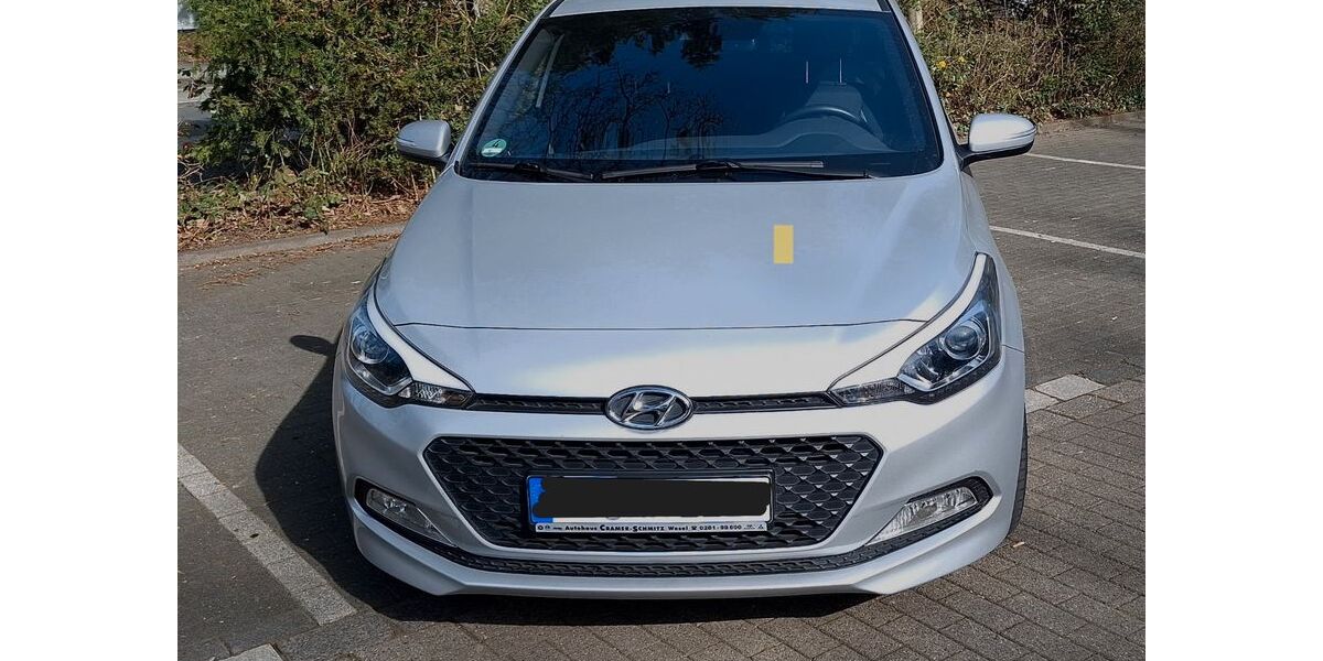 Hyundai i20 48.150 km 9.900 &euro; Oberhausen 46149