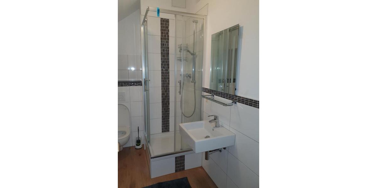 Dachgeschoßwohnung Krefeld - 1 Zimmer, 65 m&sup2;, 900&euro; | Angebot:27535152