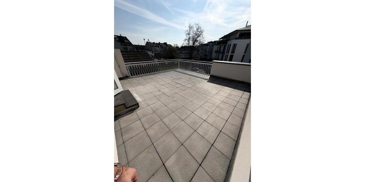 Dachgeschoßwohnung Düsseldorf Stadtbezirk 9 - 3 Zimmer, 130 m&sup2;, 2.450&euro; | Angebot:25792060