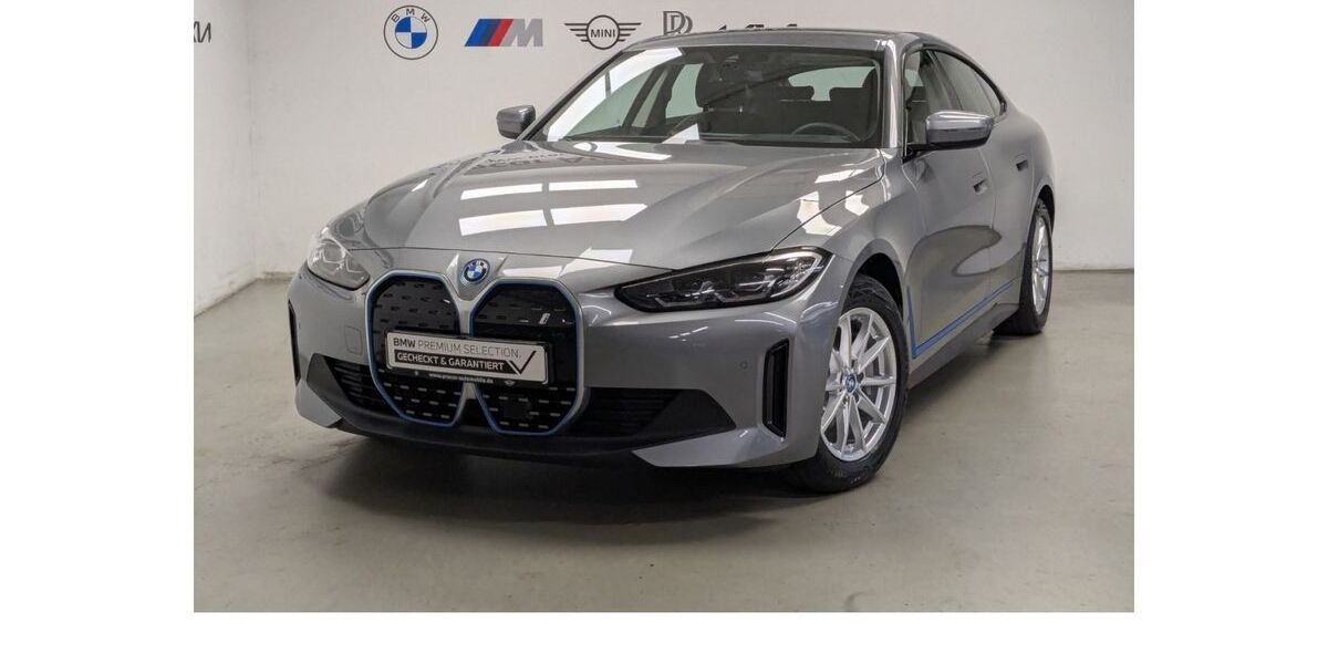 BMW i4 43.729 km 36.740 &euro; Düsseldorf 40595