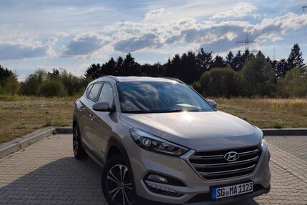 Hyundai TUCSON 88.000 km 12.400 &euro; Solingen 42697