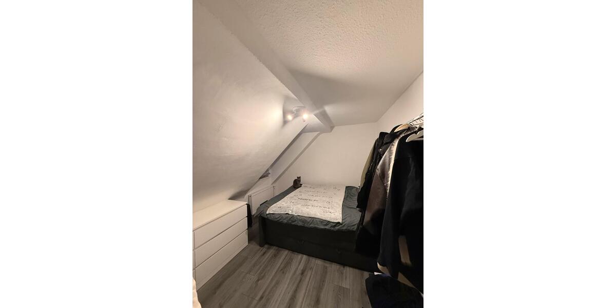 Dachgeschoßwohnung Duisburg Hochheide - 2 Zimmer, 40 m&sup2;, 532&euro; | Angebot:25753647