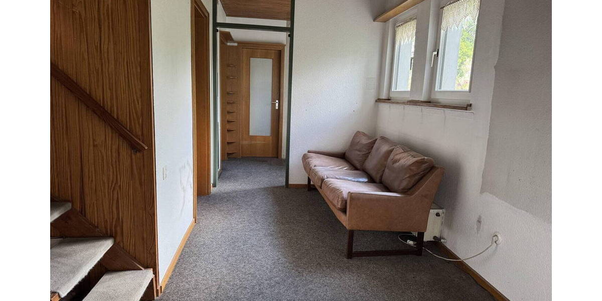 Einfamilienhaus Essen Bergerhausen - 8 Zimmer, 180 m&sup2;, 440.000&euro; | Angebot:26583846