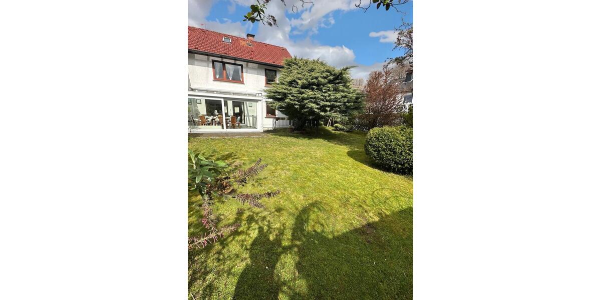 Doppelhaushälfte Düsseldorf Stadtbezirk 6 - 5 Zimmer, 150 m&sup2;, 2.350&euro; | Angebot:26051077