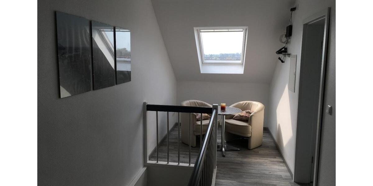 Dachgeschoßwohnung Duisburg Hochheide - 3 Zimmer, 80 m&sup2;, 716&euro; | Angebot:25948952