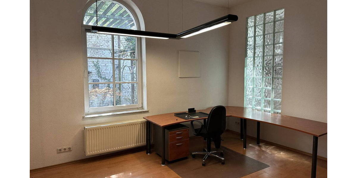 Etagenwohnung Düsseldorf Friedrichstadt - 6 Zimmer, 140 m&sup2;, 2.800&euro; | Angebot:26486150