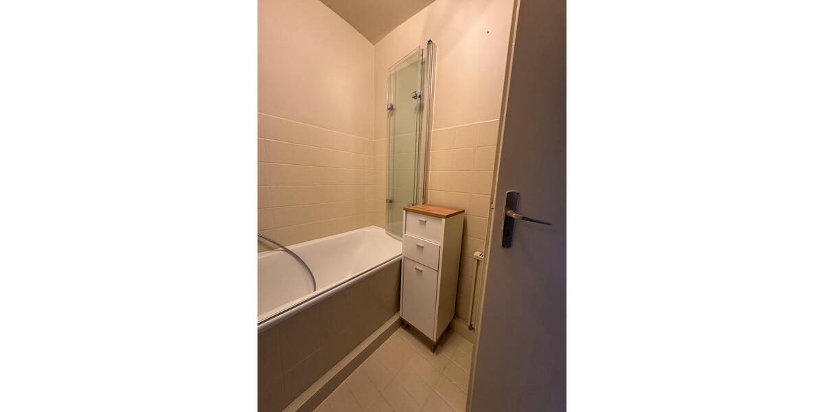 Dachgeschoßwohnung Essen Stadtbezirk III - 3 Zimmer, 60 m&sup2;, 650&euro; | Angebot:27539477