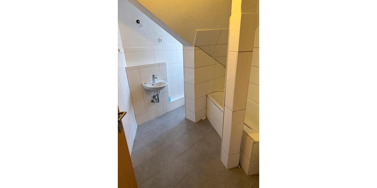 Dachgeschoßwohnung Duisburg Rheinhausen - 2 Zimmer, 55 m&sup2;, 725&euro; | Angebot:25979621