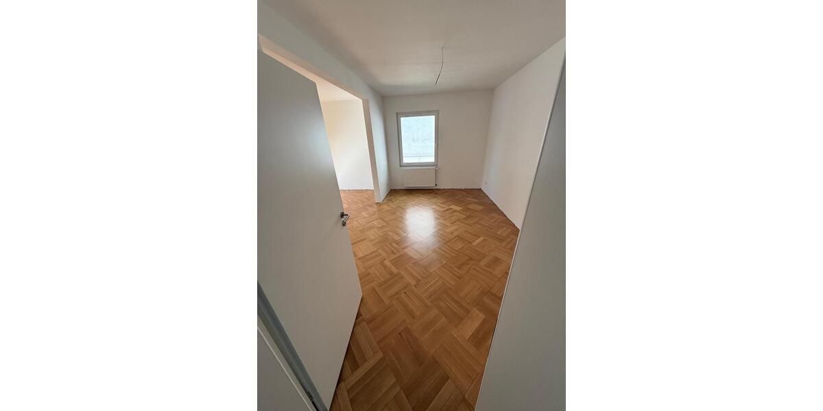 Etagenwohnung Duisburg Angerhausen - 4 Zimmer, 120 m&sup2;, 1.440&euro; | Angebot:27570424