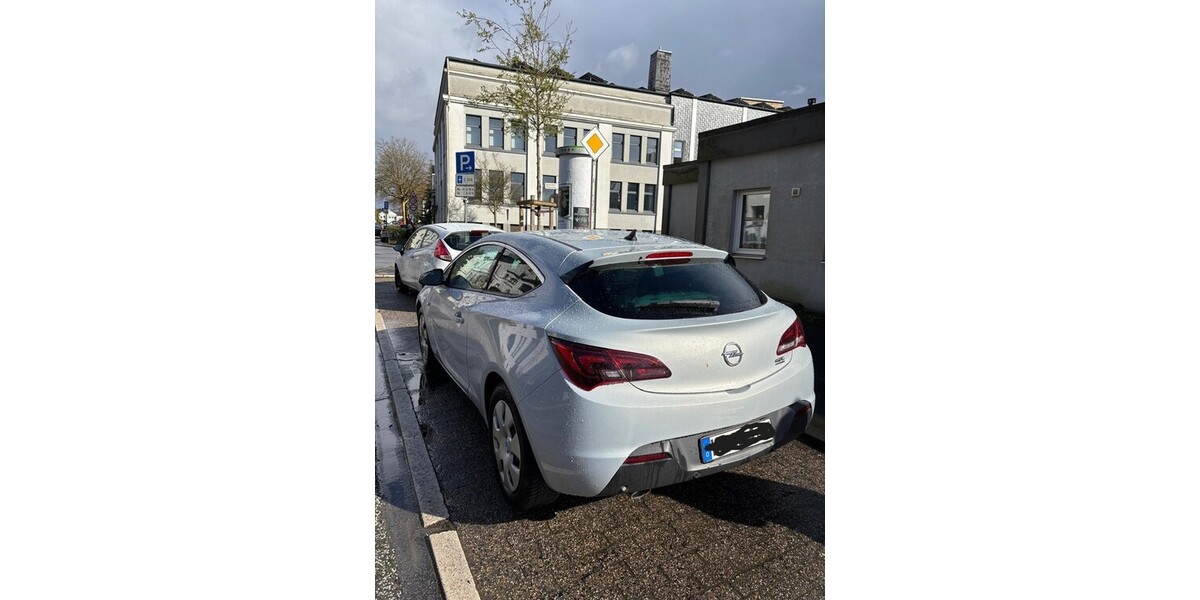 Opel Astra GTC J 244.409 km 4.000 &euro; Wuppertal 42275