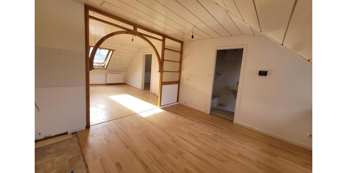 Dachgeschoßwohnung Duisburg Angerhausen - 4 Zimmer, 56 m&sup2;, 610&euro; | Angebot:27583218