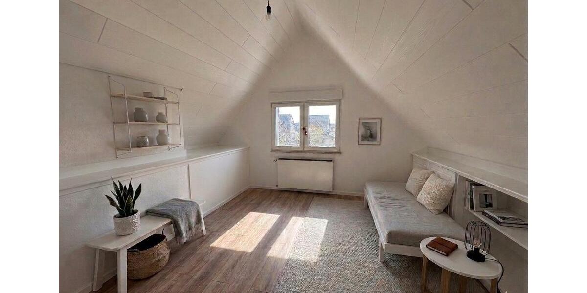 Dachgeschoßwohnung Dormagen Broich - 3 Zimmer, 67 m&sup2;, 950&euro; | Angebot:26026030