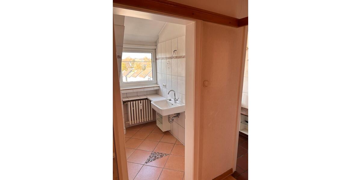 Dachgeschoßwohnung Erkrath - 3 Zimmer, 85 m&sup2;, 890&euro; | Angebot:26329360