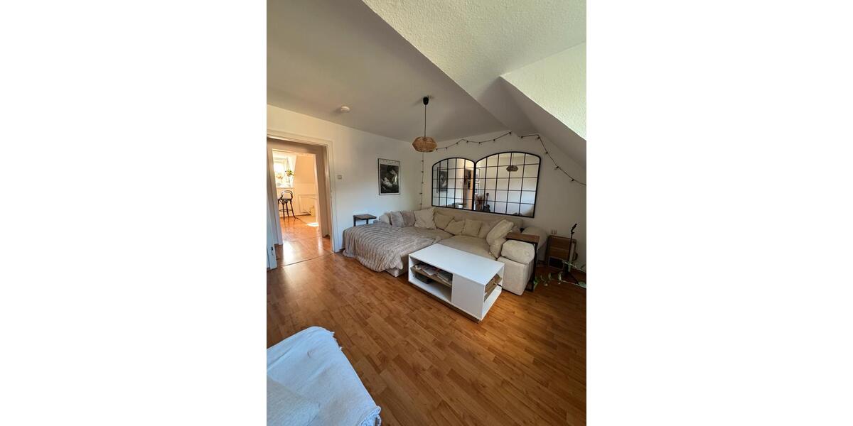 Dachgeschoßwohnung Essen Stadtbezirk III - 3 Zimmer, 60 m&sup2;, 650&euro; | Angebot:27539477