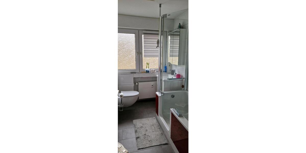 Dachgeschoßwohnung Essen Stadtbezirk VIII - 3.5 Zimmer, 74 m&sup2;, 254.000&euro; | Angebot:23583016