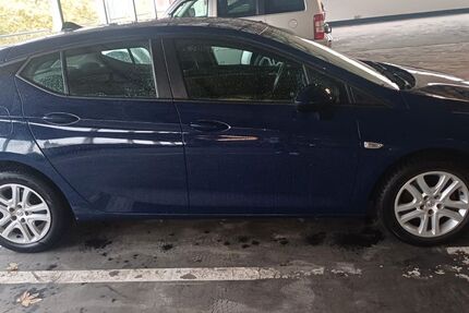 Opel Astra 114.000 km 7.799 &euro; Düsseldorf 40476