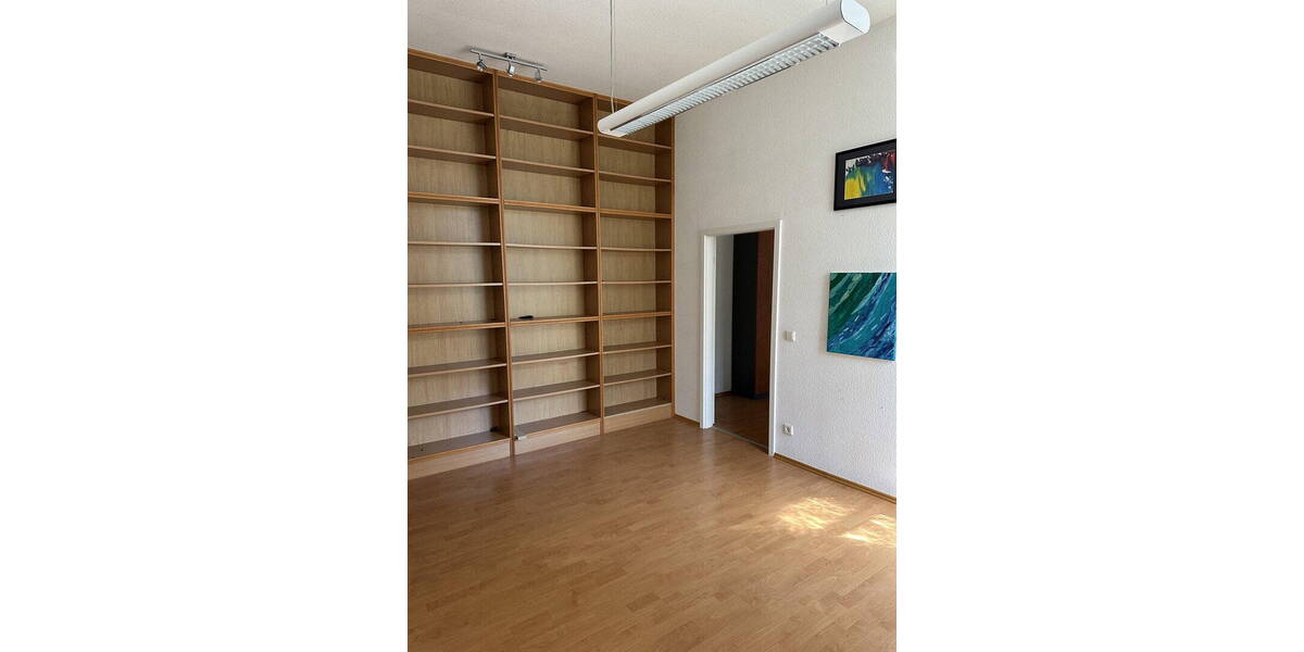 Etagenwohnung Düsseldorf Friedrichstadt - 6 Zimmer, 140 m&sup2;, 2.800&euro; | Angebot:26486150
