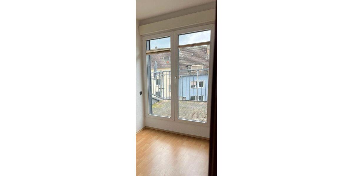 Dachgeschoßwohnung Mülheim an der Ruhr - 2 Zimmer, 73 m&sup2;, 750&euro; | Angebot:27541045
