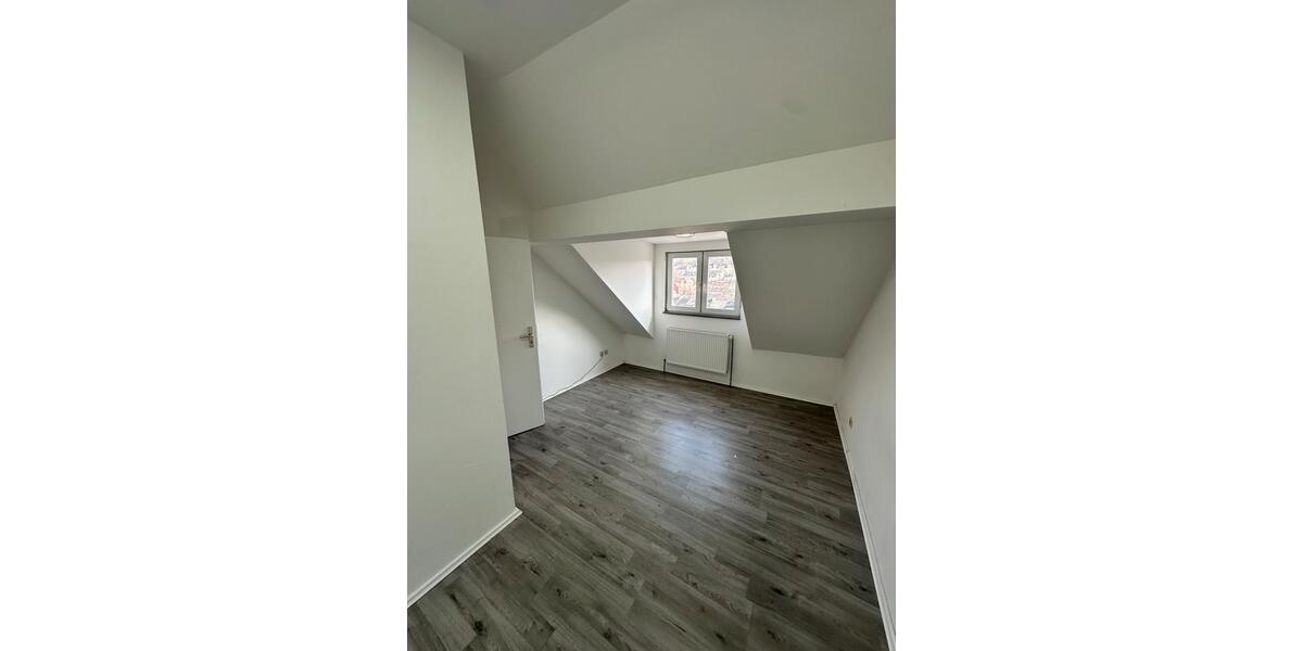 Dachgeschoßwohnung Wuppertal Elberfeld - 4 Zimmer, 73 m&sup2;, 650&euro; | Angebot:25420381