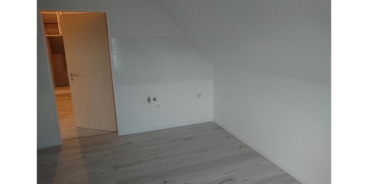 Dachgeschoßwohnung Solingen Wald - 2 Zimmer, 78 m&sup2;, 650&euro; | Angebot:27553825