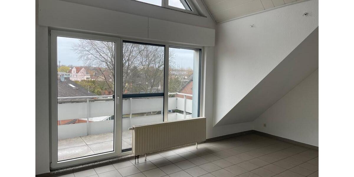 Dachgeschoßwohnung Oberhausen Biefang - 3.5 Zimmer, 84 m&sup2;, 810&euro; | Angebot:25935368