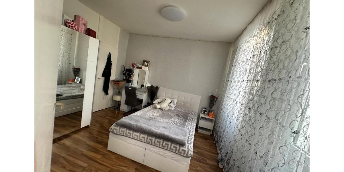 Erdgeschoßwohnung Solingen Höhscheid - 4 Zimmer, 92 m&sup2;, 850&euro; | Angebot:25967625