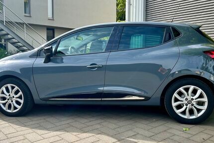 Renault Clio 70.500 km 7.500 &euro; Düsseldorf 40591