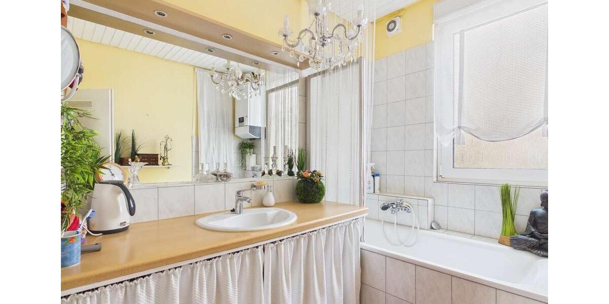 Reihenhaus Krefeld Hüls - 4 Zimmer, 100 m&sup2;, 360.000&euro; | Angebot:27154189