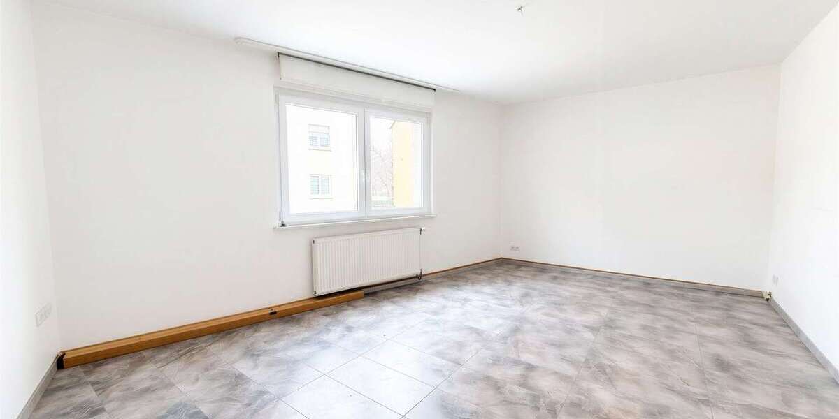 Helle 3,5-Zimmer-Wohnung mit Garage, Kellerraum und Dachboden-Stauraum - Erdgeschoßwohnung Essen Stadtbezirk III | Angebot:27200883