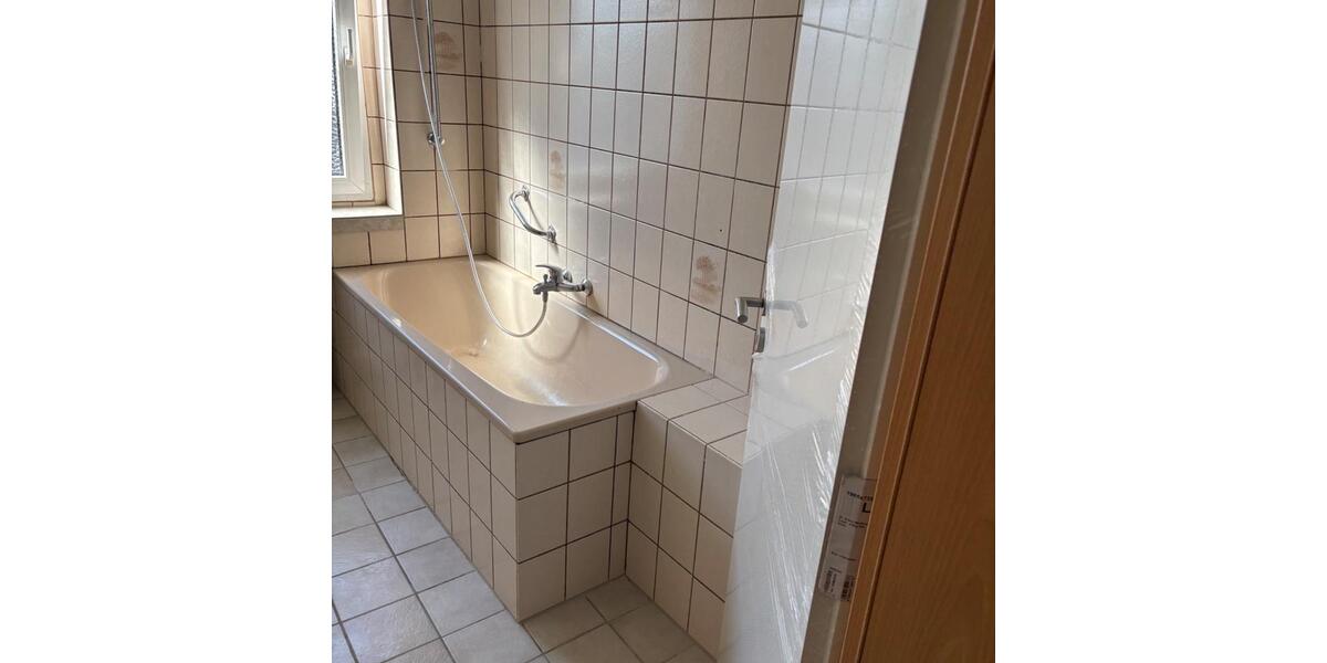 Etagenwohnung Gelsenkirchen Rotthausen - 4 Zimmer, 95 m&sup2;, 600&euro; | Angebot:27553795