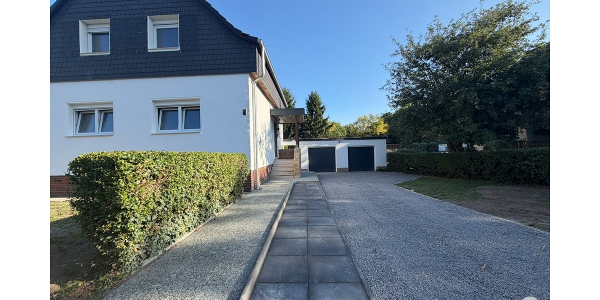 Einfamilienhaus mit 5 Zimmern und 2 Bädern, großem Garten ideal für Familien. Komplett saniert! - Einfamilienhaus Düsseldorf / Rath Rath | Angebot:27190569