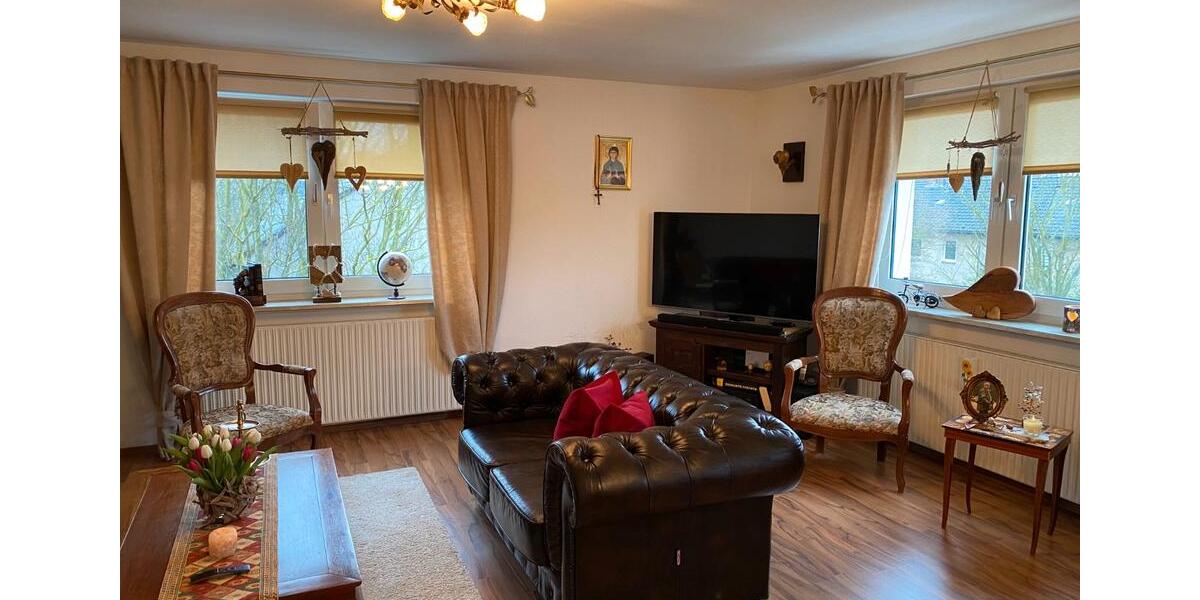 Dachgeschoßwohnung Duisburg Mittelmeiderich - 3 Zimmer, 94 m&sup2;, 650&euro; | Angebot:27581491