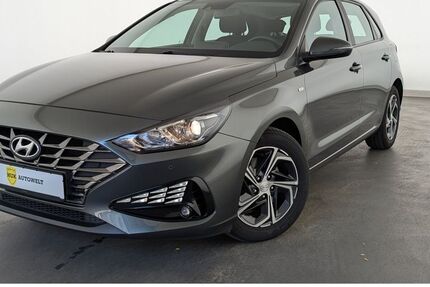 Hyundai i30 79.390 km 12.560 &euro; Düsseldorf 40599