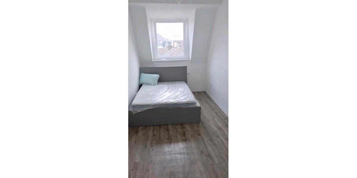 Dachgeschoßwohnung Essen Südviertel - 4 Zimmer, 102 m&sup2;, 1.140&euro; | Angebot:27564948
