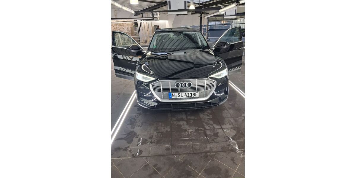 Audi e-tron 77.000 km 22.990 &euro; Wuppertal 42115