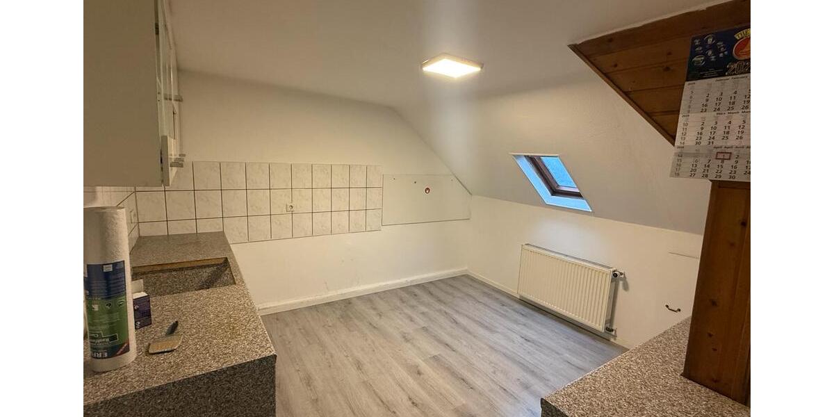 Dachgeschoßwohnung Duisburg Hamborn - 2.5 Zimmer, 60 m&sup2;, 600&euro; | Angebot:26448002