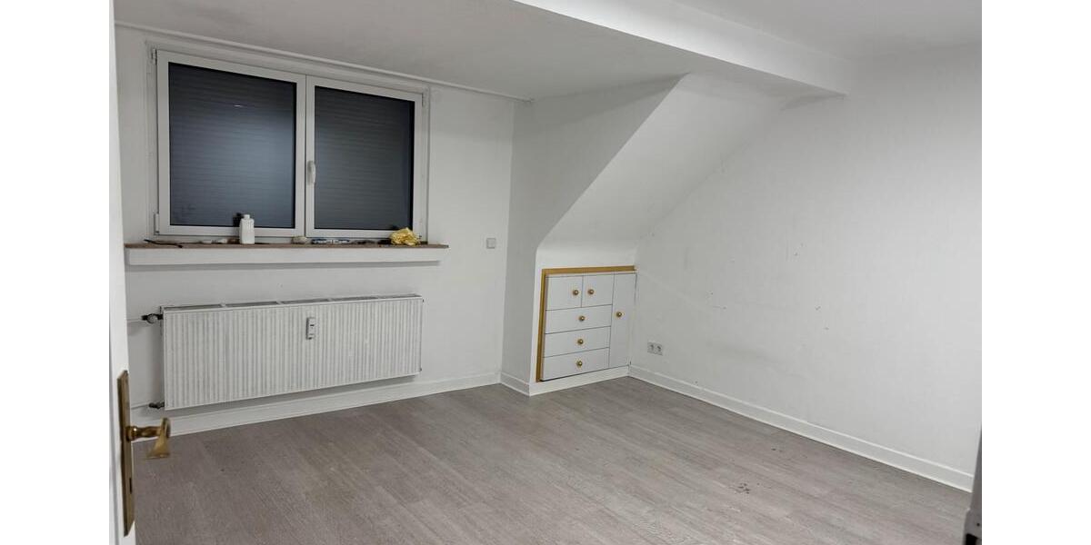 Dachgeschoßwohnung Krefeld Fischeln - 2 Zimmer, 45 m&sup2;, 500&euro; | Angebot:25942433