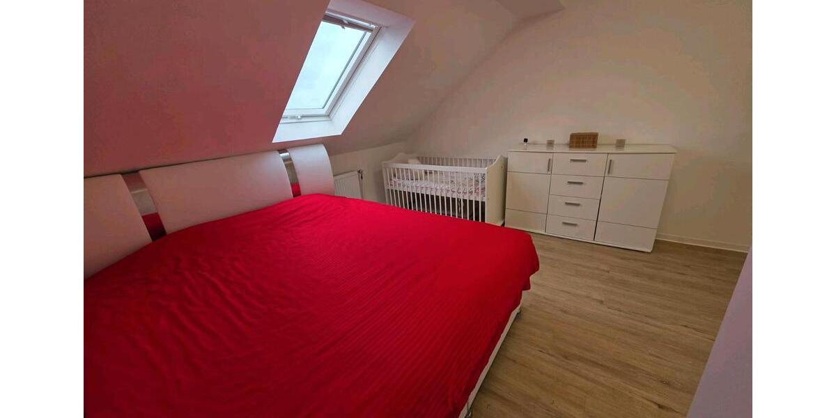 Dachgeschoßwohnung Wuppertal Gemarkung Langerfeld - 5 Zimmer, 120 m&sup2;, 230.000&euro; | Angebot:22881440