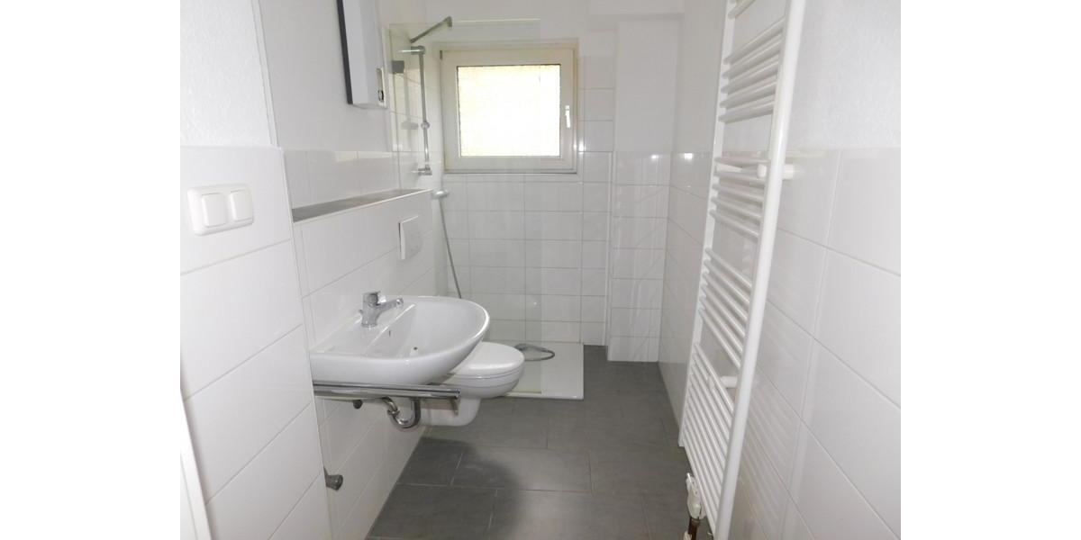 Erdgeschoßwohnung Essen Stadtbezirk VIII - 2 Zimmer, 42 m&sup2;, 400&euro; | Angebot:23883682