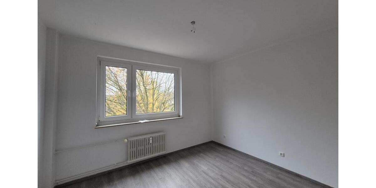 Etagenwohnung Duisburg Hamborn - 3.5 Zimmer, 81 m&sup2;, 589&euro; | Angebot:25648666
