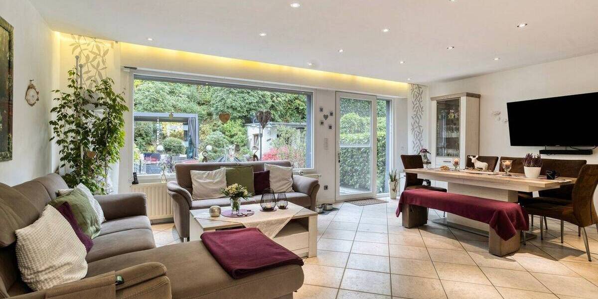 Reihenendhaus Mülheim an der Ruhr Mitte-Ost - 7 Zimmer, 184 m&sup2;, 559.000&euro; | Angebot:25799172