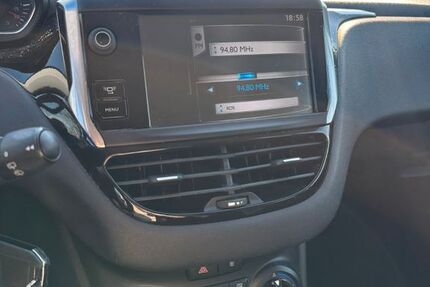Peugeot 208 150.000 km 3.200 &euro; Monheim Am Rhein 40789