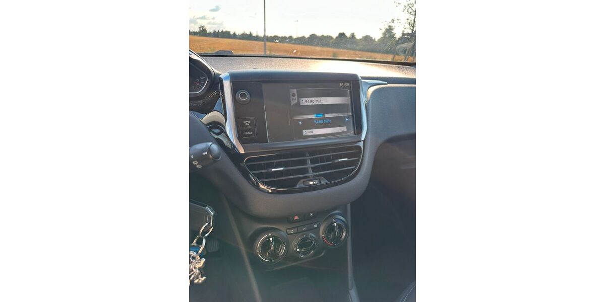 Peugeot 208 150.000 km 3.200 &euro; Monheim Am Rhein 40789