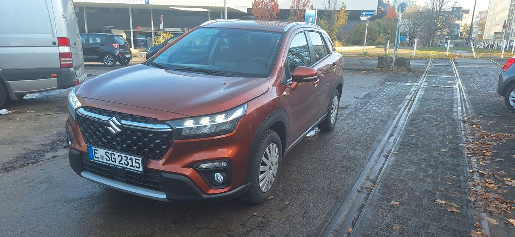 Suzuki (SX4) S-Cross 11.900 km 21.490 &euro; Essen 45127